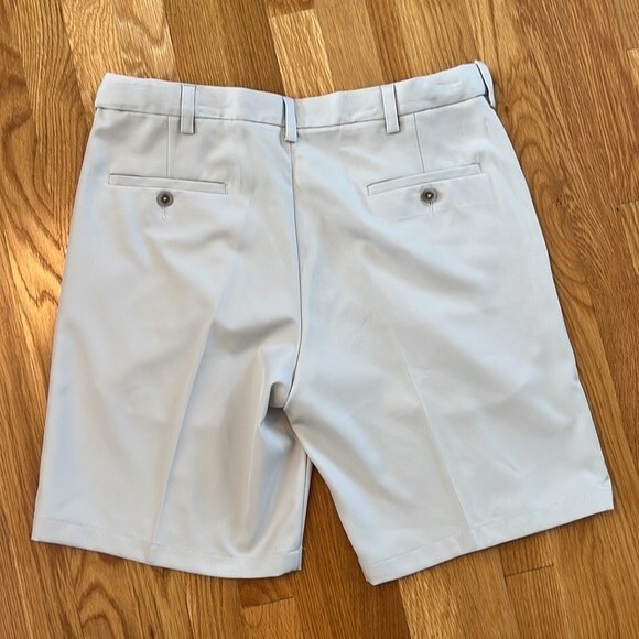 Haggar Men’s Cool 18 Pro Pleated Expandable Shorts - Picture 5 of 9